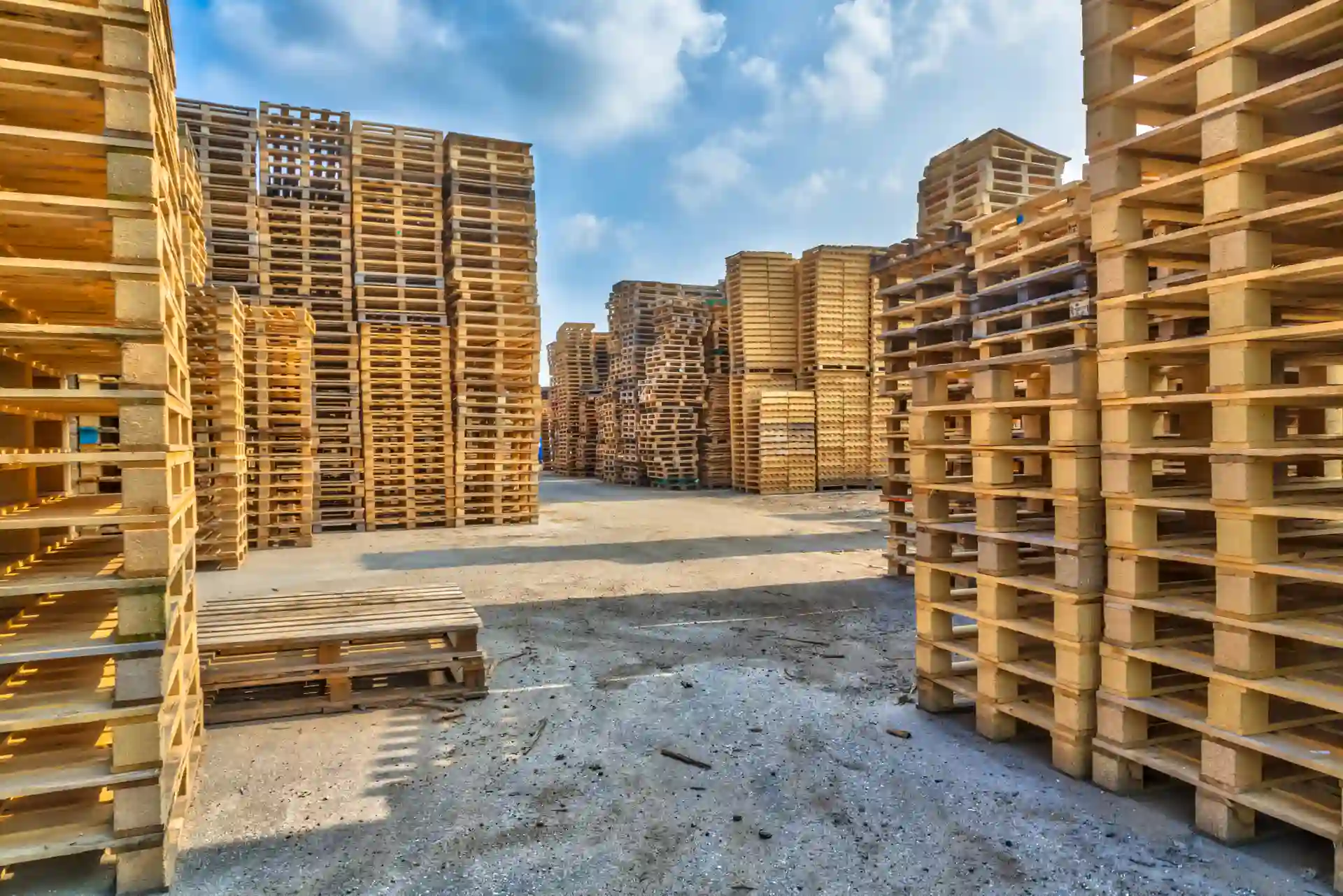 Animated view of pallet manufacturing process